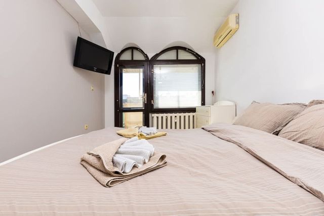 Spacious 2-Bedroom Maisonette in City Centre