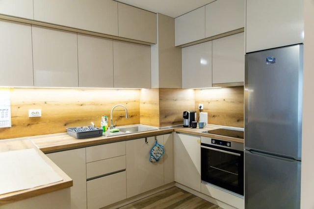 1BD Retreat with Balcony in Vibrant Varna District