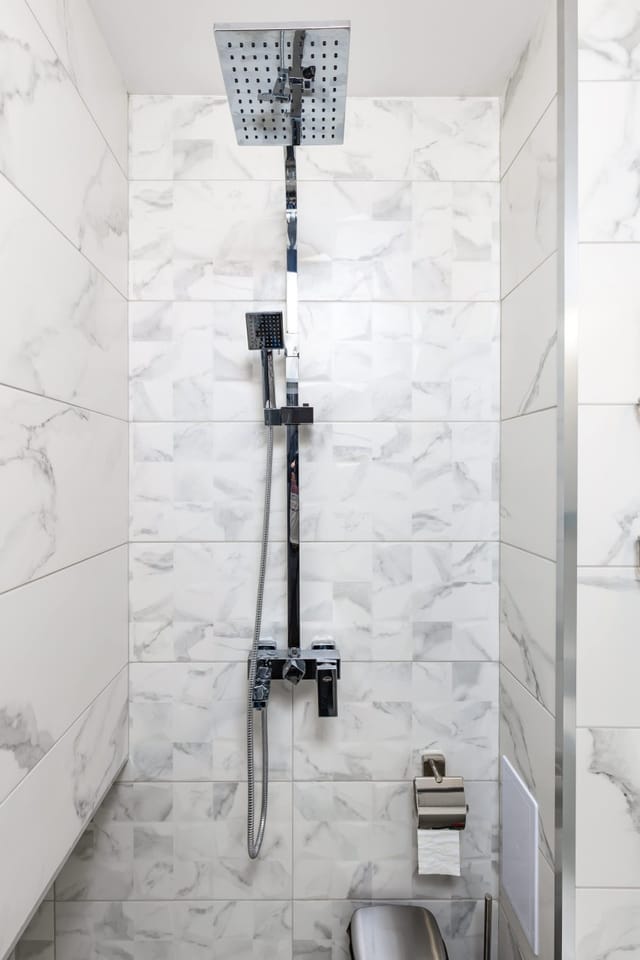 Top-Floor Flat with Balcony