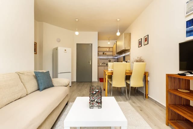 Azuuro  1BD near the city center