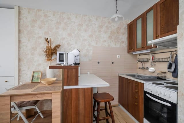 Cozy Studio in Top Centre - Photo 2