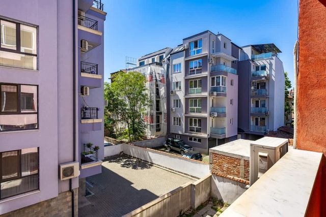 Comfort Corner - 1BD with Balcony