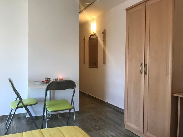 Top Center Studio - The Nest