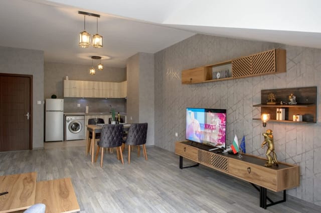 Luxury 2-bedroom apartment by Studenets Center