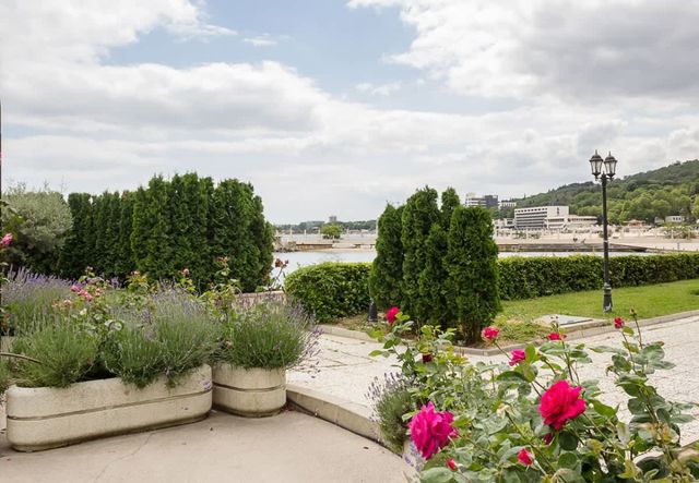 Port Palace 2BD Flat  Amazing Sea View