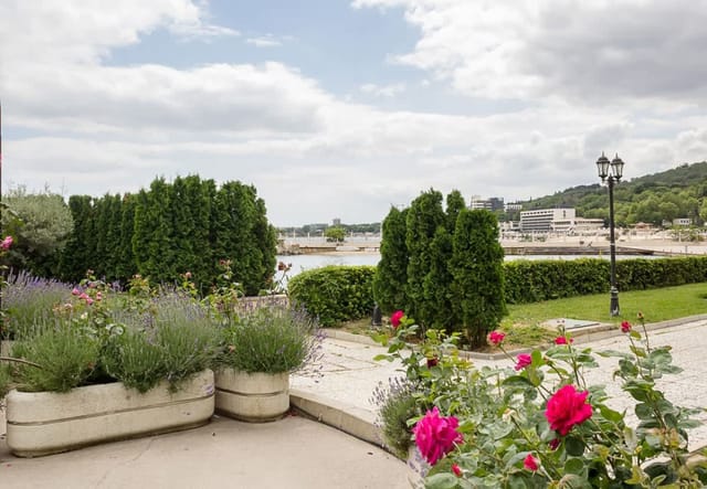 Port Palace 2BD Flat  Amazing Sea View