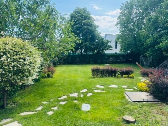 Modern Villa with Garden in Evksinograd, Varna