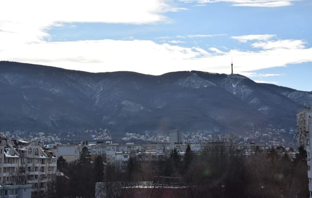 Bright & Cozy 1-Bedroom with Stunning Vitosha View