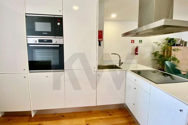 2 BDR & 2 BTHR Duplex with 2 balconies