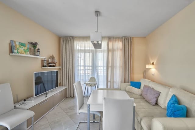 2BD Flat with Balcony in Flores Garden Complex