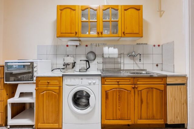 Living next to Eagles Bridge: Central 1-BD flat