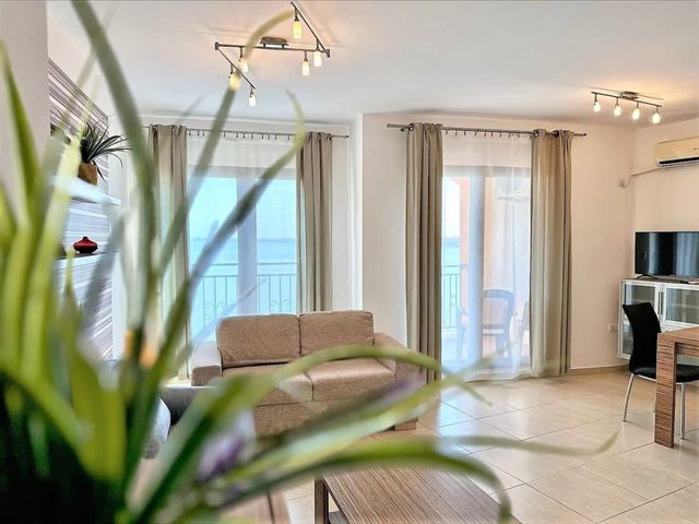 Cozy Aheloy  Marina Cape  Nice 2 bed sea view