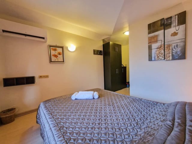 Glazne River View - 2BDR | 2BTHR Flat with a View