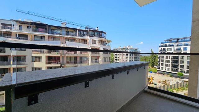 Bright Urban Stay with Parking