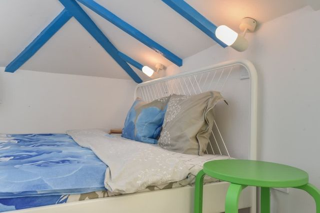 The Ivy House - A Cozy Attic near the City Center - Photo 4