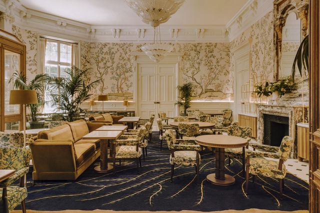 Our apartments located in a separate villa next to the hotel offer the decor and feel of the Saint James Paris with the intimacy of a private home.