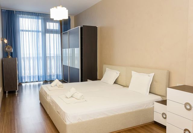 Port Palace 2BD Flat  Amazing Sea View - Photo 4