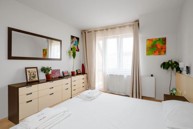 Spacious 2BD Flat with Secure Free Parking