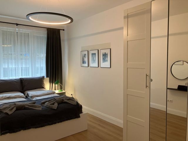 A French affair. With parking, style and elegance.