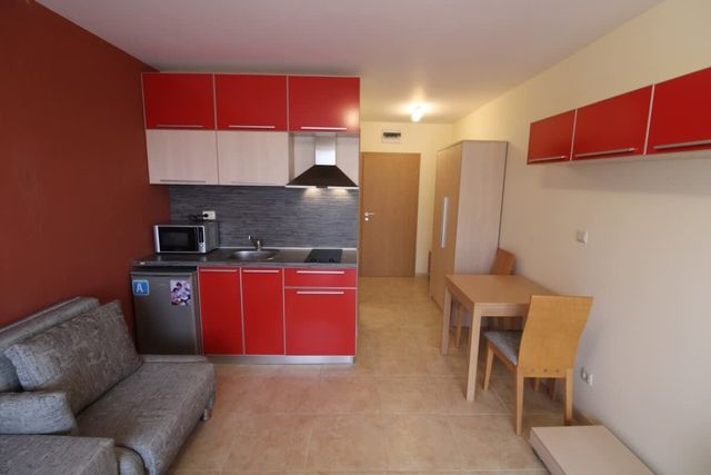 River Park Superior Studio with pool view