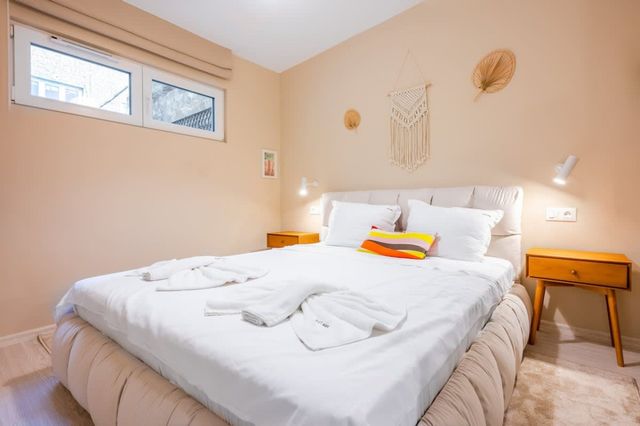 Central Stylish Suite & Studio with Shared Terrace