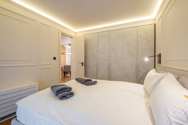 SOFapart Comfy and Elegant Apt with 2 BDR/ Parking