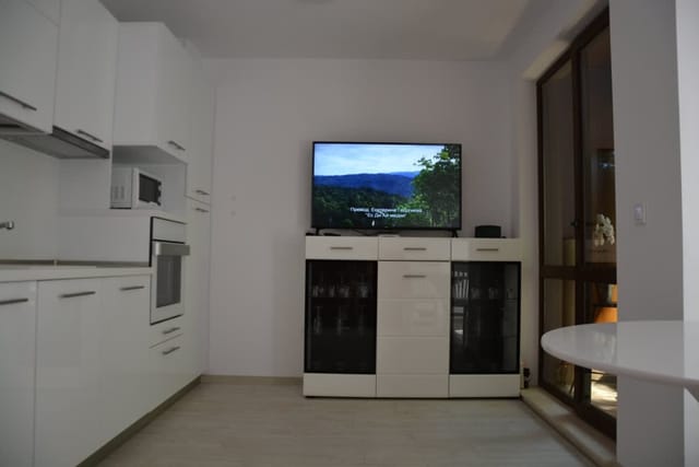 Unbeatable Location: New Lux Apartment Varna beach