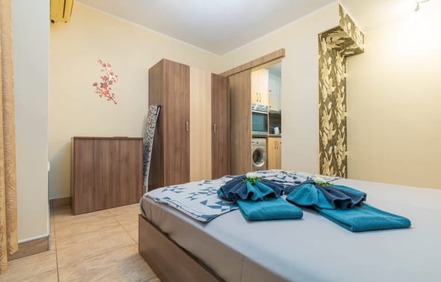 1BD apartment in a calm area near the centre