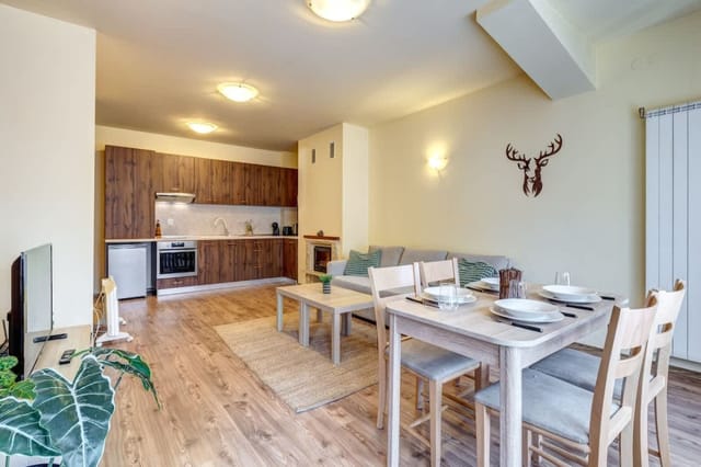 Cosy 1BD Apt w/ Free Parking and Balcony