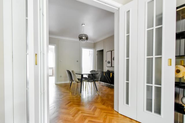 Designer 2BD Apt Near Alexander Nevski Cathedral