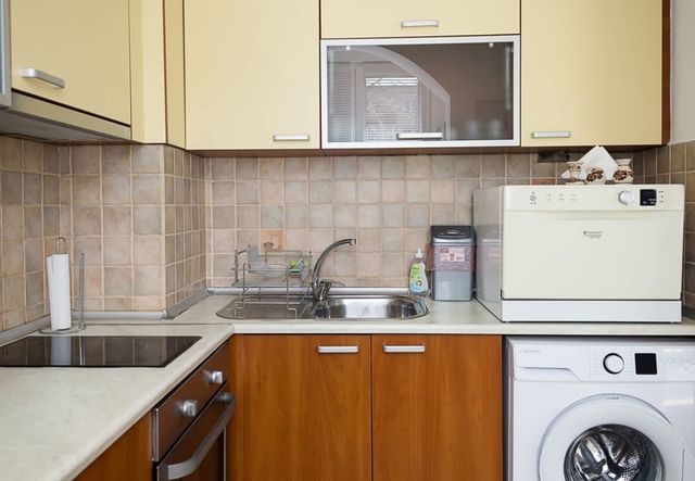 Sunny 2-Bedroom Flat near Sea Garden|Chayka, Varna