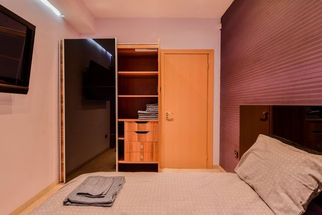 Extravaganzzo - Super Central One Bedroom Modern