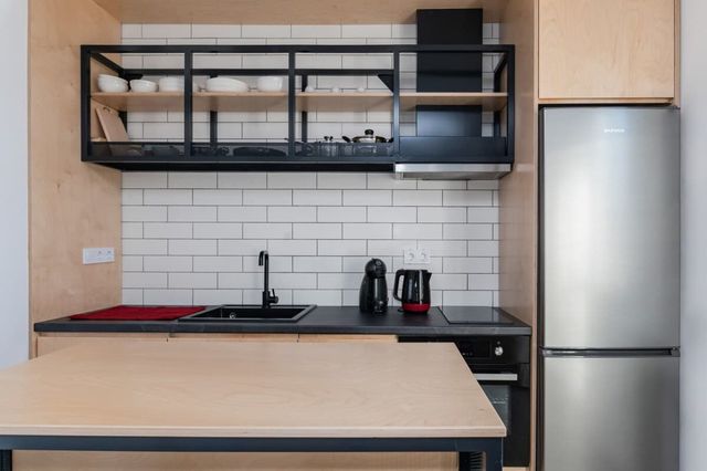 Industrial 2BD Flat | 3 Min to Metro & Stadium