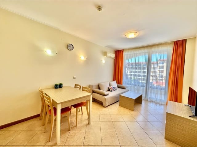 Cozy 1 bedroom pool view  Royal Sun - Photo 3