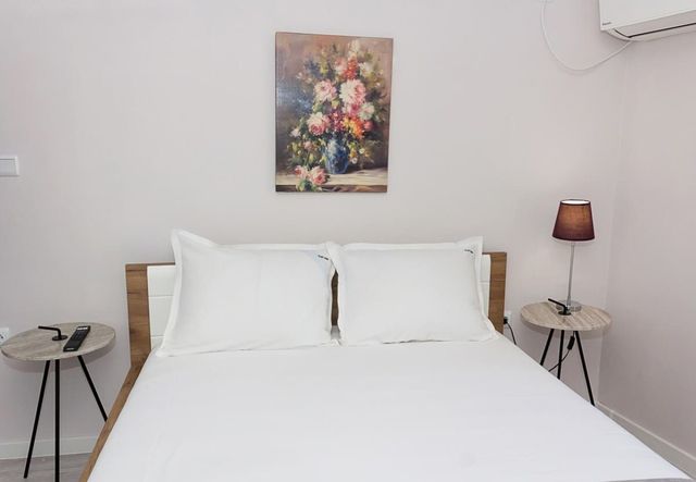 The Purplish Apartment Varna Center