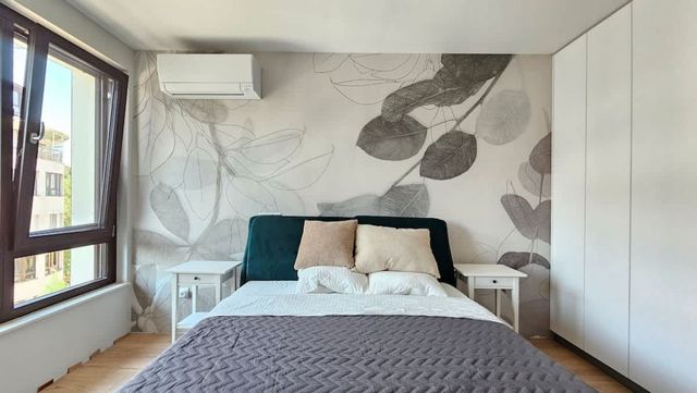 Bright Urban Stay with Parking