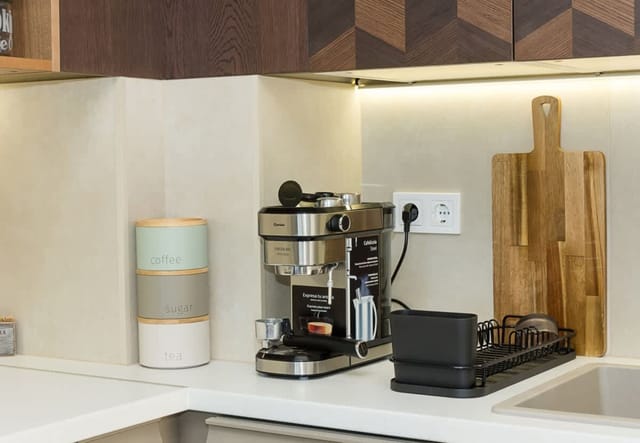 Sea View 1BD Modern Flat in Chayka