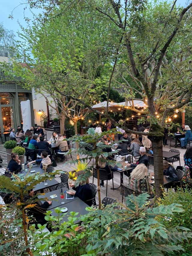 Le Café des Artistes - A bistronomic restaurant offering a nice and comfortable atmosphere