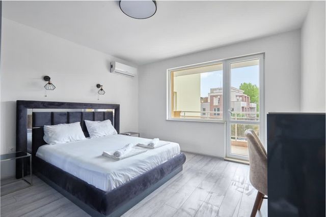 Sunny Seaside Retreat: 2BD Apartment in Nesebar