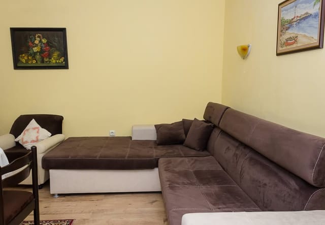 Golden Sands Best Location 1BD Flat - Photo 2