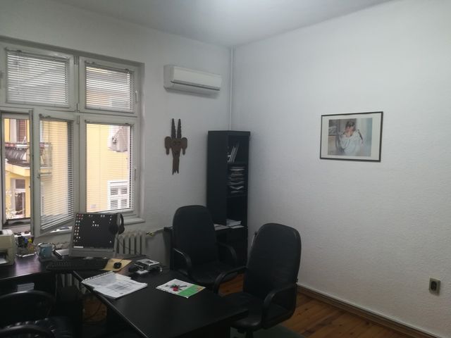 Office in an old building (1938) that is a cultural monument. Size 160 sq. m. No bathroom. No elevator, 4-th floor; 5 rooms; 2 small balconies.