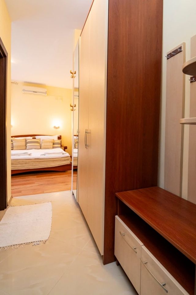 The Family Courtyard - Very LARGE 2BD Apartment