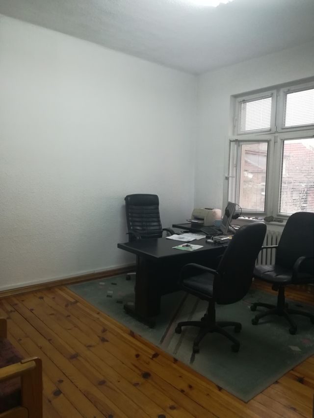 Office in an old building (1938) that is a cultural monument. Size 160 sq. m. No bathroom. No elevator, 4-th floor; 5 rooms; 2 small balconies.