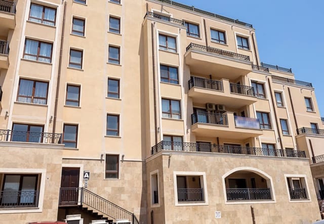 Beachfront Bliss-1BR Sea View Flat in Golden Sands