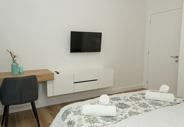 Modern Seaside Retreat 1BD Apartments