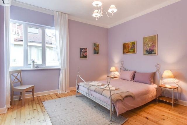 Chez Marie - Cozy One-Bedroom with Balcony