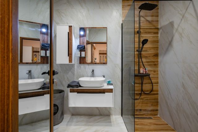 Warm & Stylish Retreat in a Quiet Area