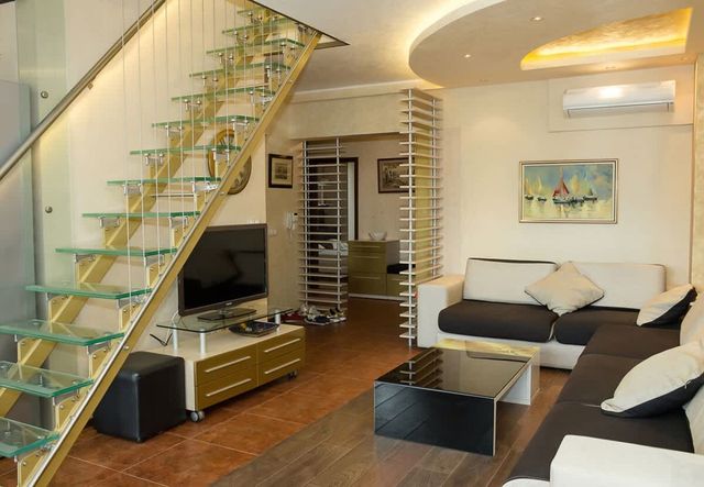 Under the Stars - Lux. Penthouse w/ POOL + Terrace - Photo 3