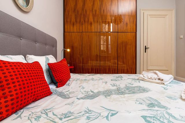 The Old Town Vintage 2-Bedroom Jewel