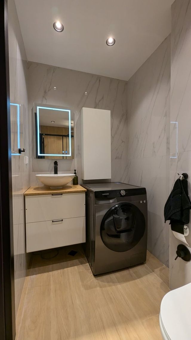 Stylish Living in Kompleks Reina - 1BD with desk